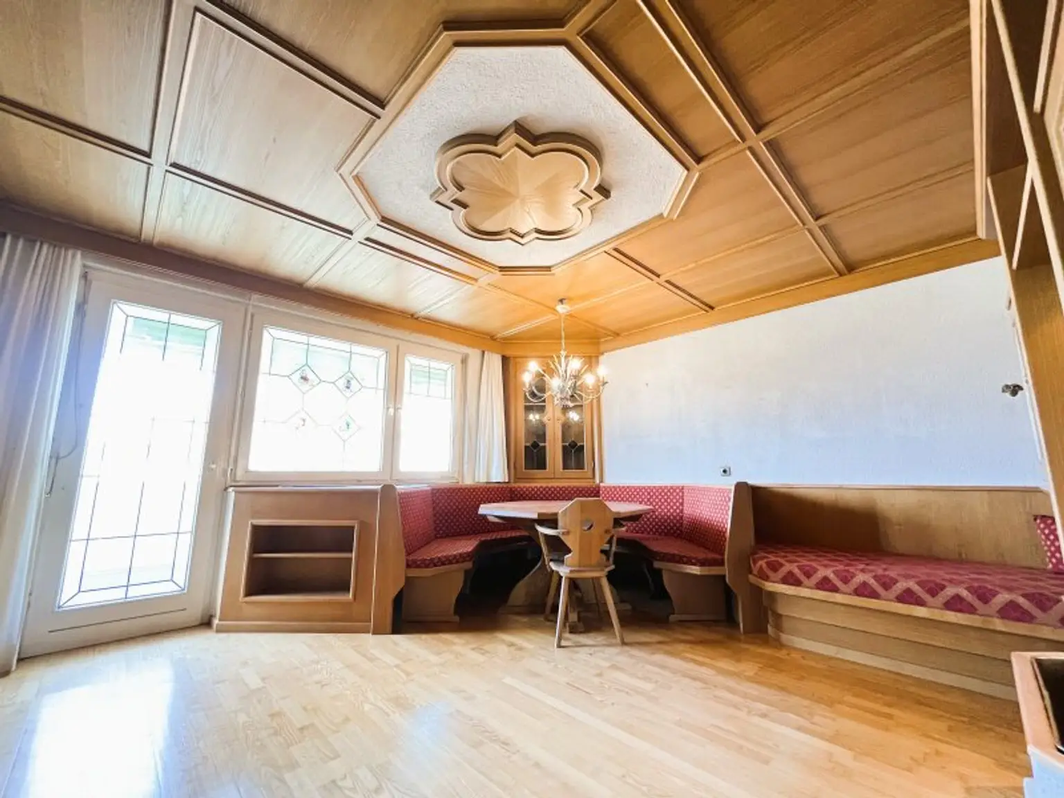 HÖTTING: Charmante, gut eingeteilte 4 -Zimmer Wohnung in BESTLAGE mit Balkon ab sofort zu kaufen!