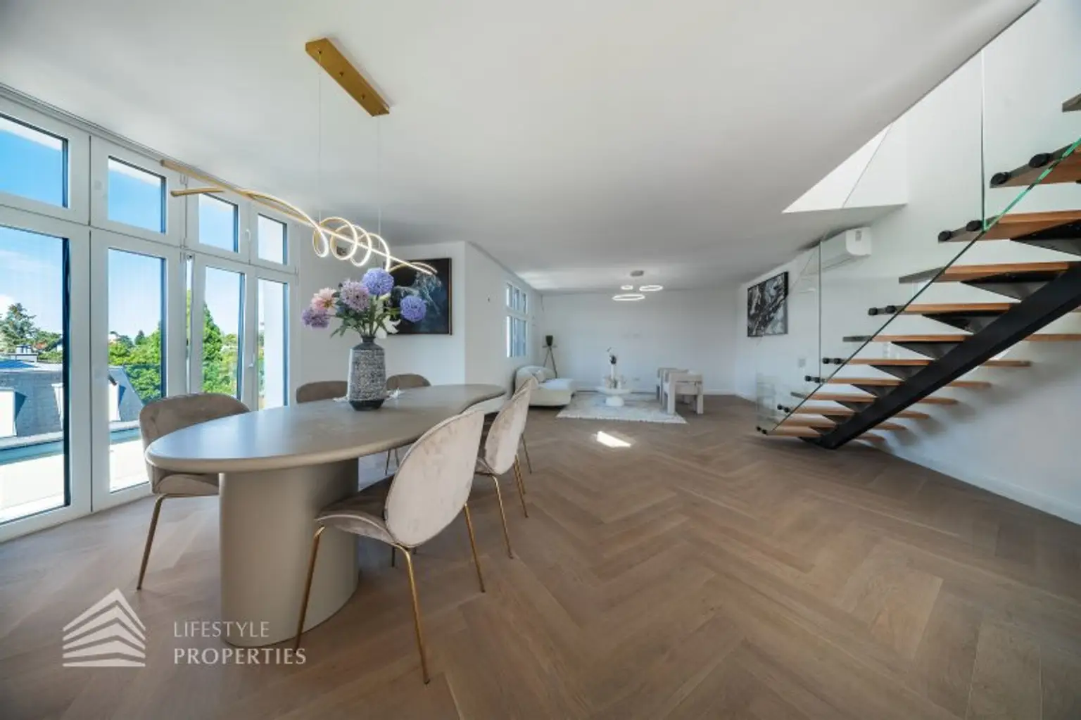 Exklusive 3-Zimmer DG-Wohnung, Nähe Pötzleinsdorfer Schlosspark by Lifestyle Properties, Stock-im-Eisen-Platz 3