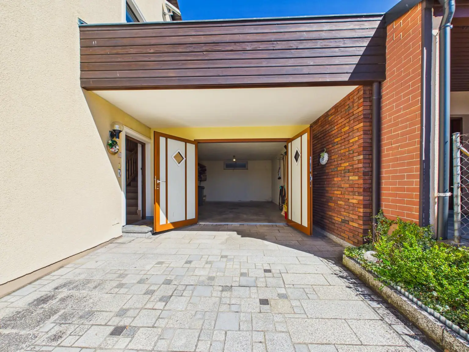 Garage 1