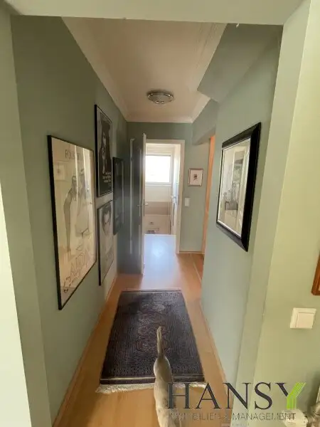 Neuwertiges Traum-Einfamilienhaus in Pfaffstätten: Stil, Pool und Gartenparadies!