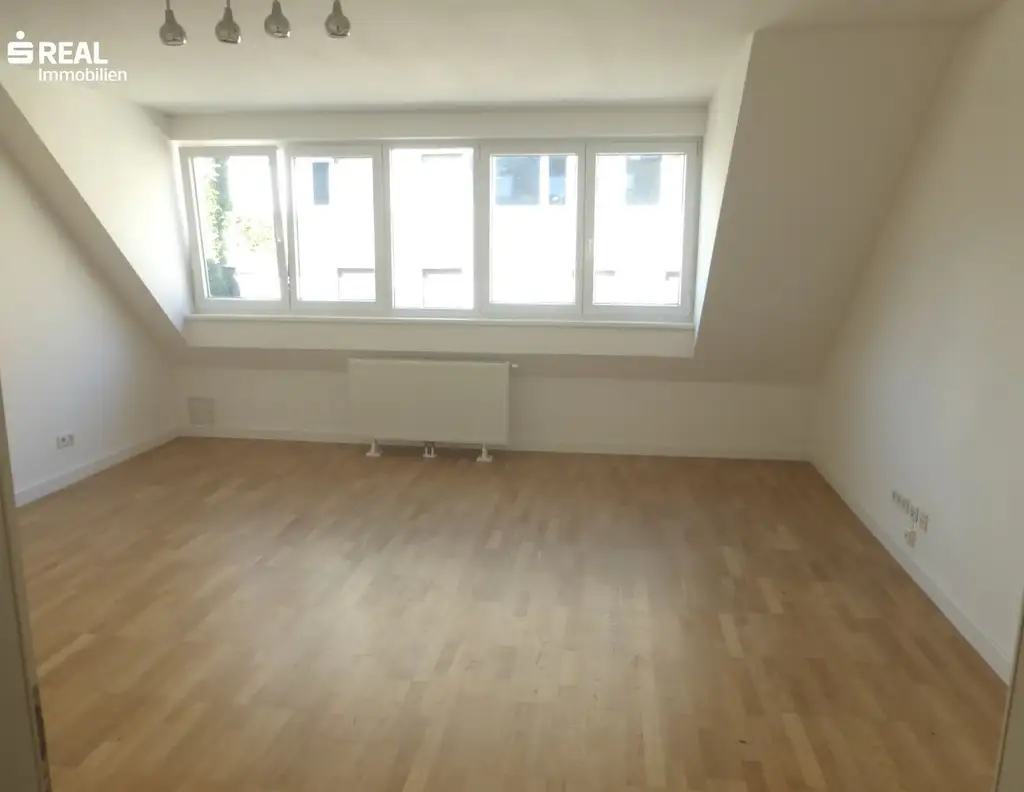 Modernes City-Apartment mit Terrasse im 1. Dachgeschoß - ruhige, attraktive Lage im 6. Bezirk