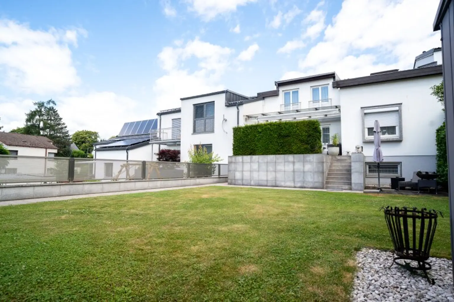 Stilvolles Reihenhaus in begehrter Linzer Wohnlage – Qualität, Raum & Ruhe
