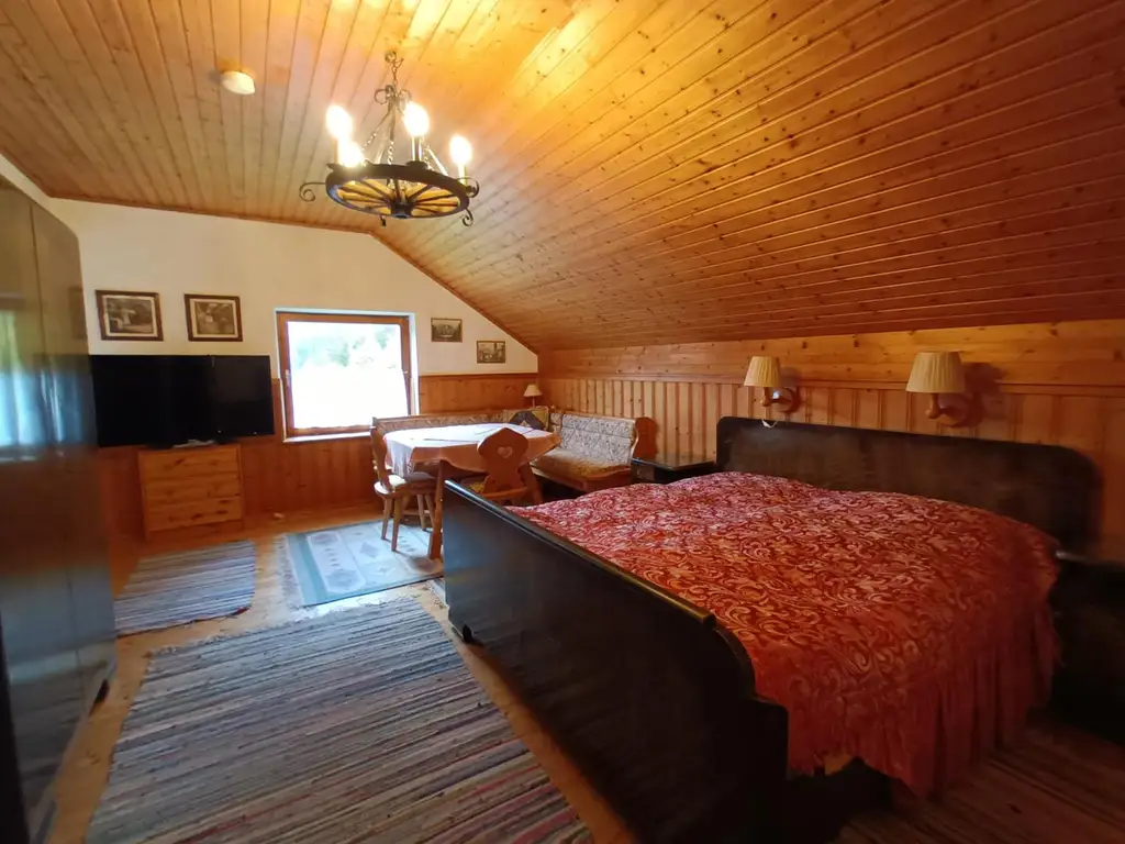Solides Wohnhaus mit Potenzial in ruhiger Waldrandlage
