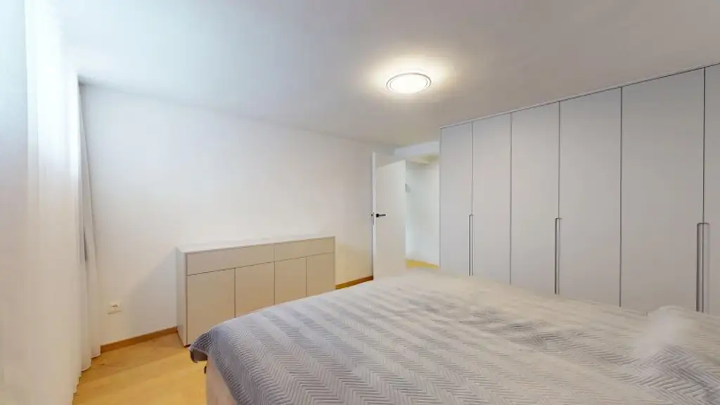 Exklusive Doppelhaushälften mit Traum-Ausblick auf die Burg Liechtenstein – schlüsselfertig mit Terrasse, Garten & Balkon! 4–5 Zimmer für höchste Wohnansprüche!