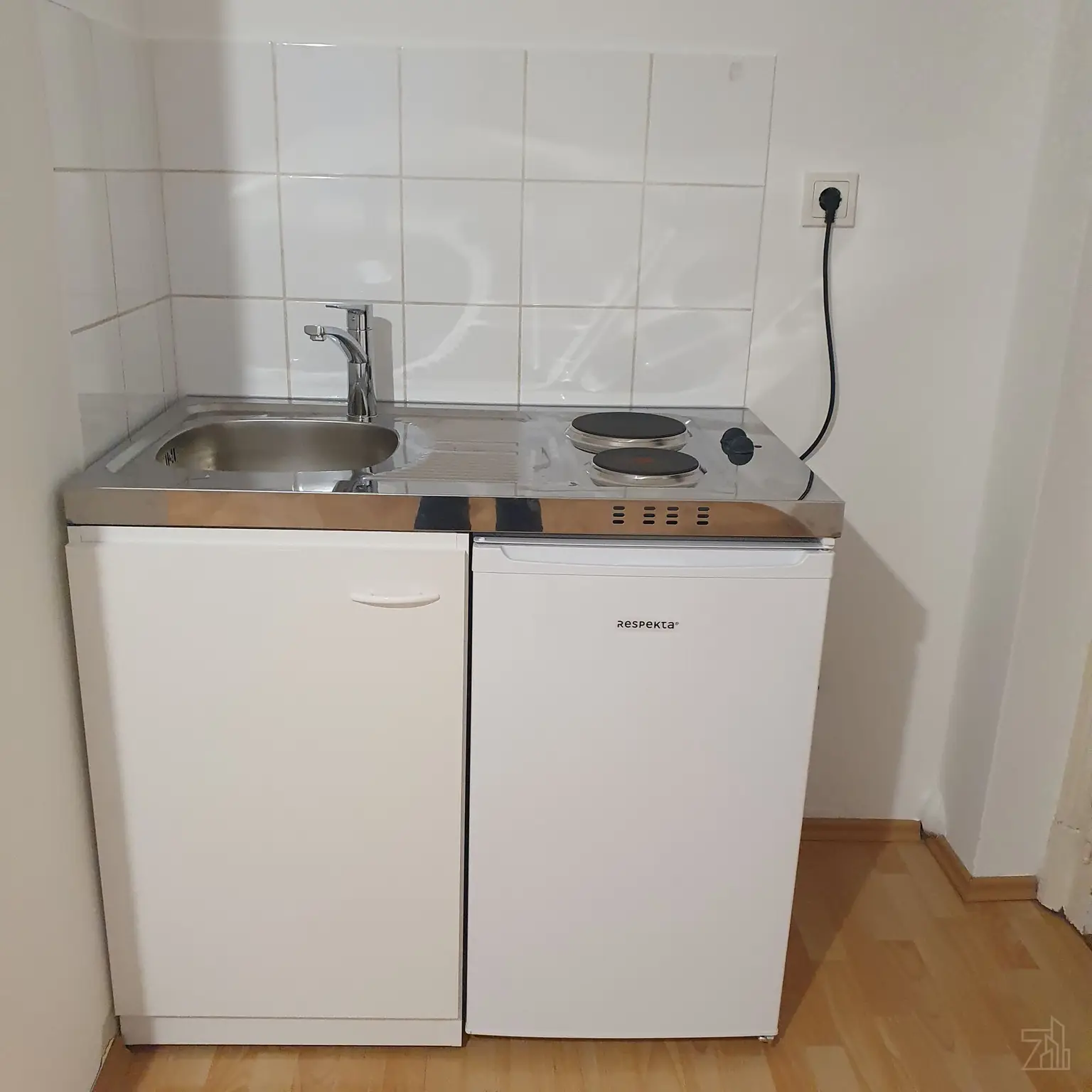 Erstbezug nach Sanierung – 1-Zimmer-Wohnung mit 17 m² im 2. OG, Top 10