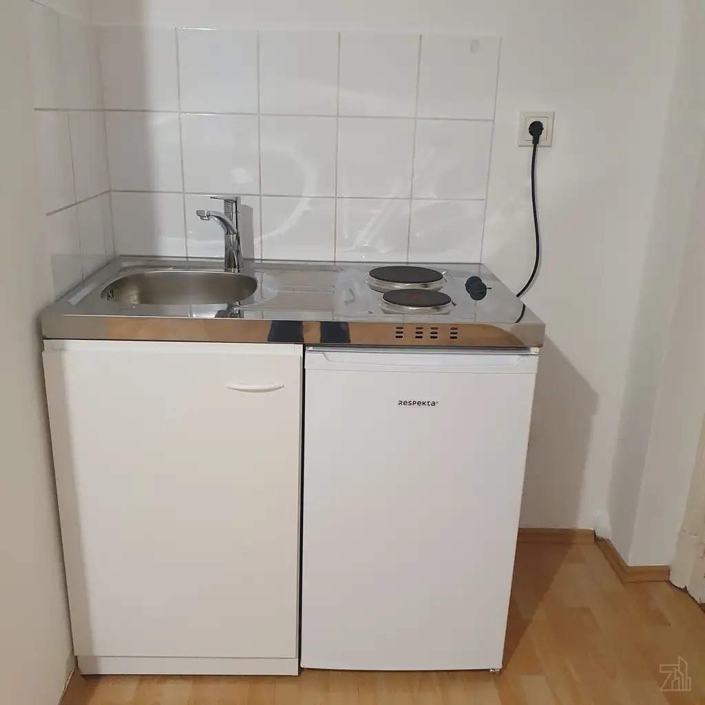 Erstbezug nach Sanierung – 1-Zimmer-Wohnung mit 17 m² im 2. OG, Top 10