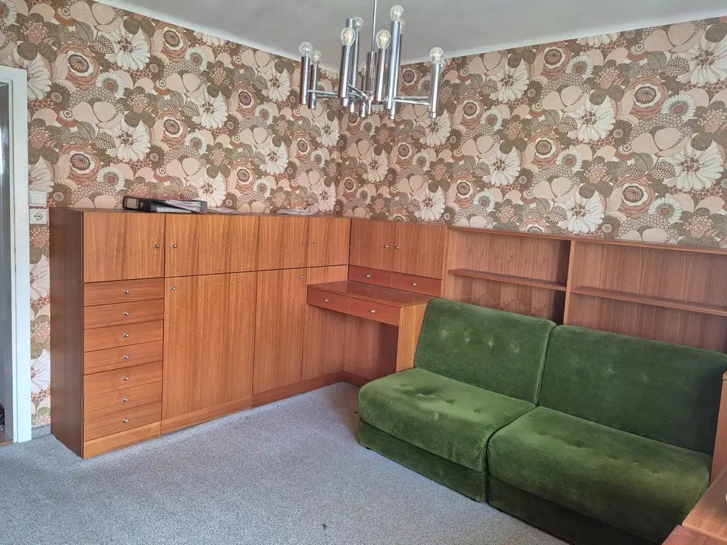 Renovierungsbedürftiges Mittelreihenhaus