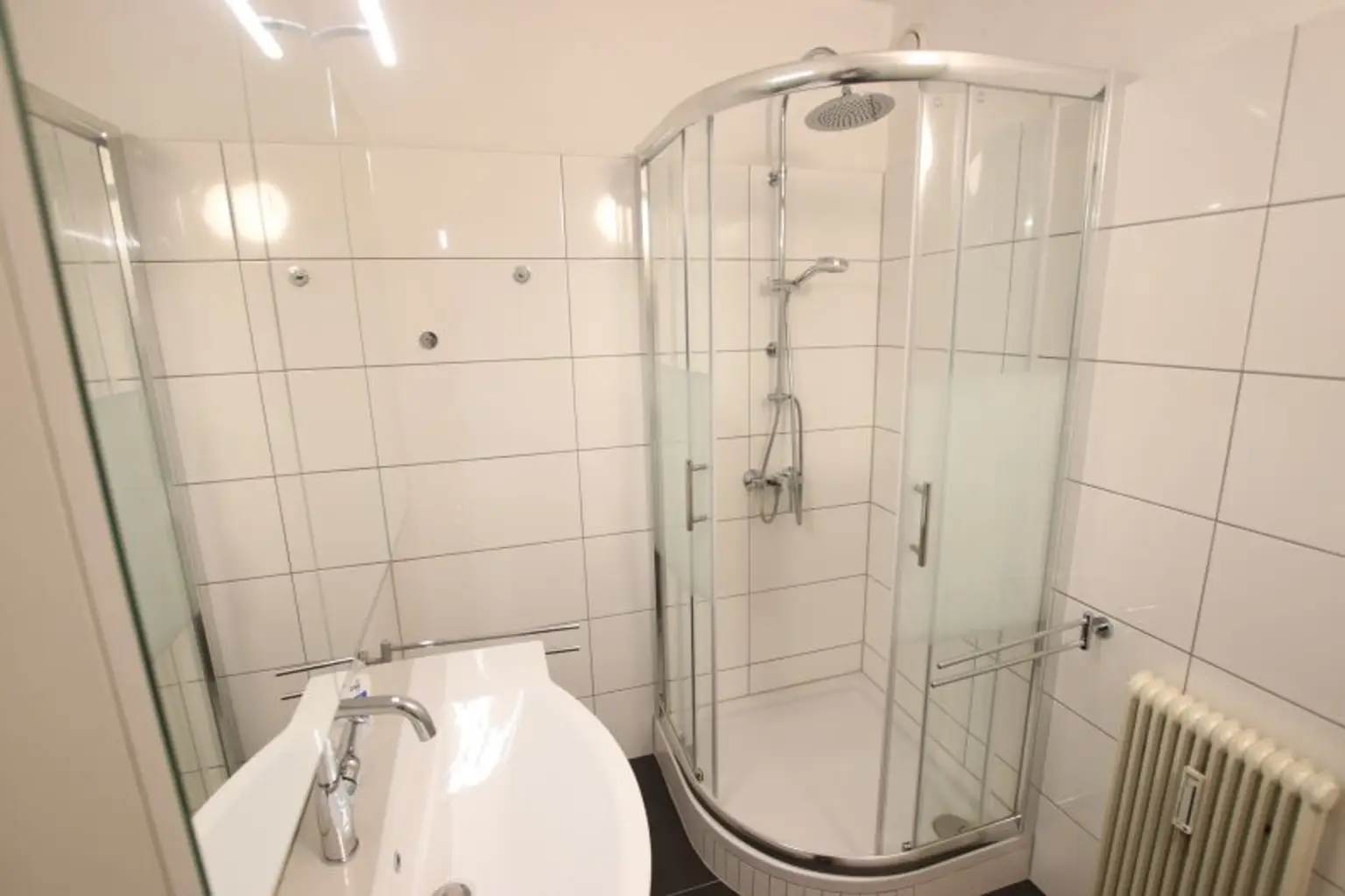 Schöne sanierte 2 Zimmer Wohnung mit Loggia in Waidmannsdorf - Lodengasse