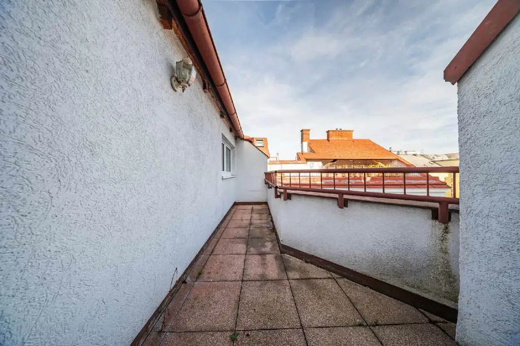 Kompakt & komfortabel – charmante Dachgeschoßwohnung mit Sonnenterrasse!