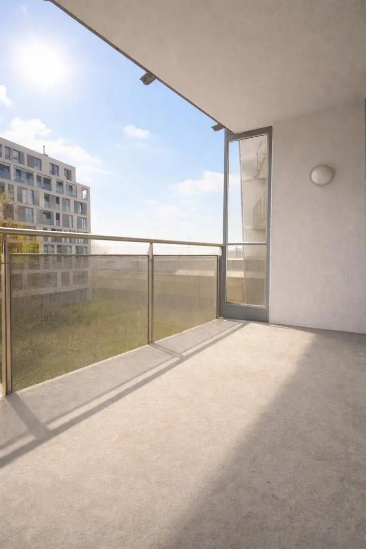 Loggia Balkon leer hell