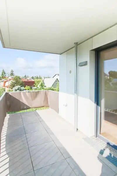 Sonnige Wohnung mit Blick ins Grüne, Balkon und Garage!