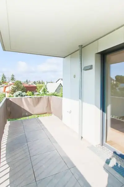 Sonnige Wohnung mit Blick ins Grüne, Balkon und Garage!