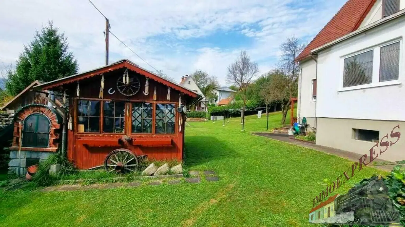 Ein-/ Zweifamilienhaus auf 1.490 m² mit Einliegerwohnung und Garage - Sackgasse