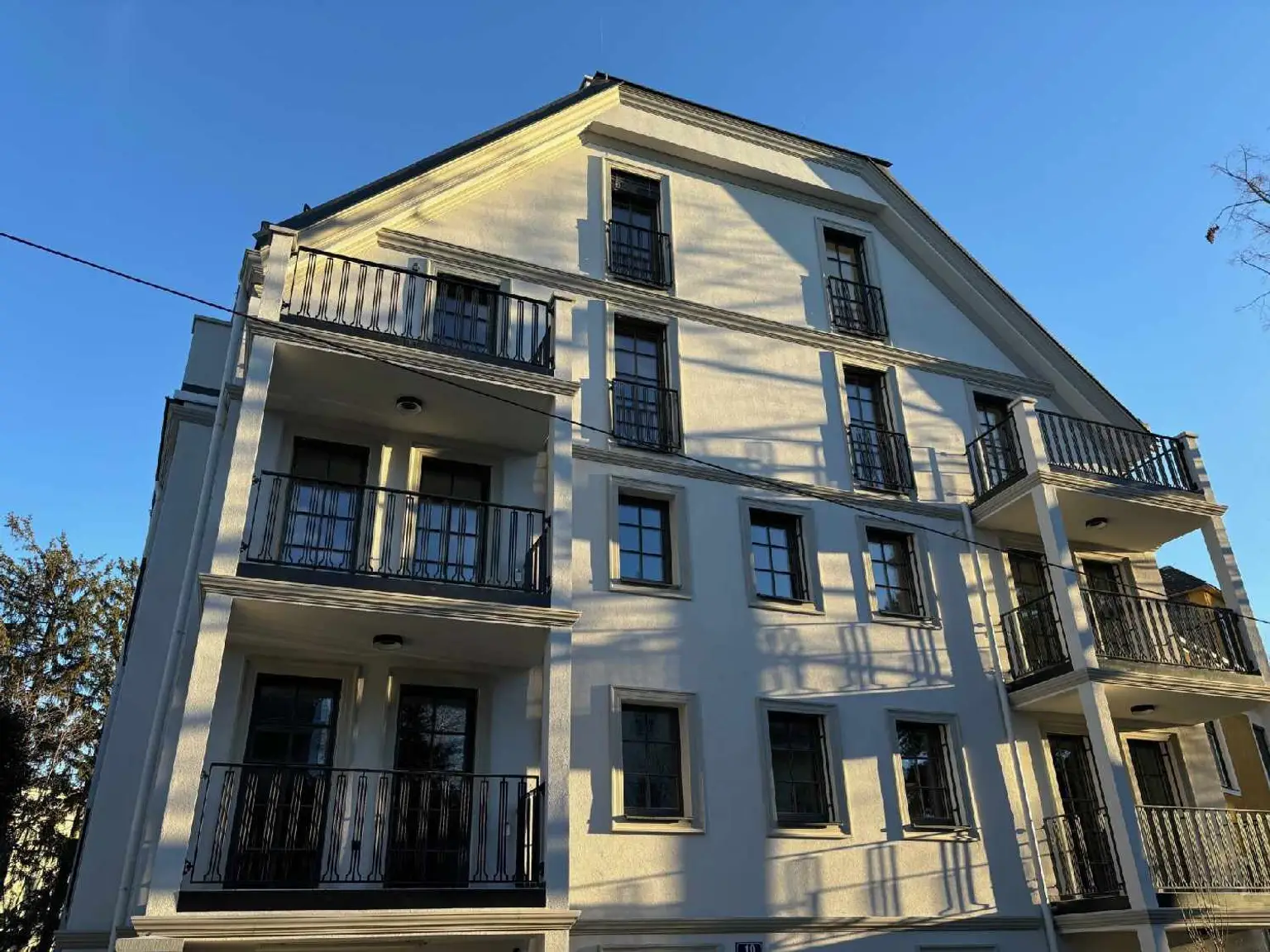 Stilvolle Dachmaisonette mit 3 Terrassen in neu errichteter Stilvilla + Garage 1180 Wien