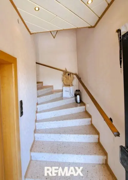 Zugang zur OG-Wohnung