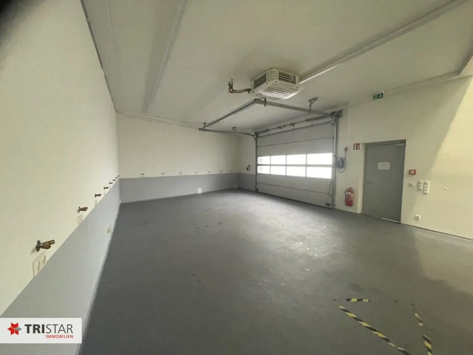 Top Lage, Wien 23. Neuwertiges Betriebsobjekt: 607 m², 5 Parkplätze, ideal für Ihre Vision! Miete 9.186 €