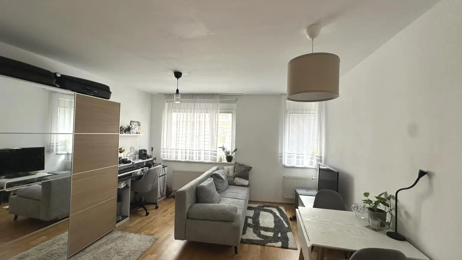 Helle 1-Zimmer-Wohnung in super Lage des 9. Bezirks!