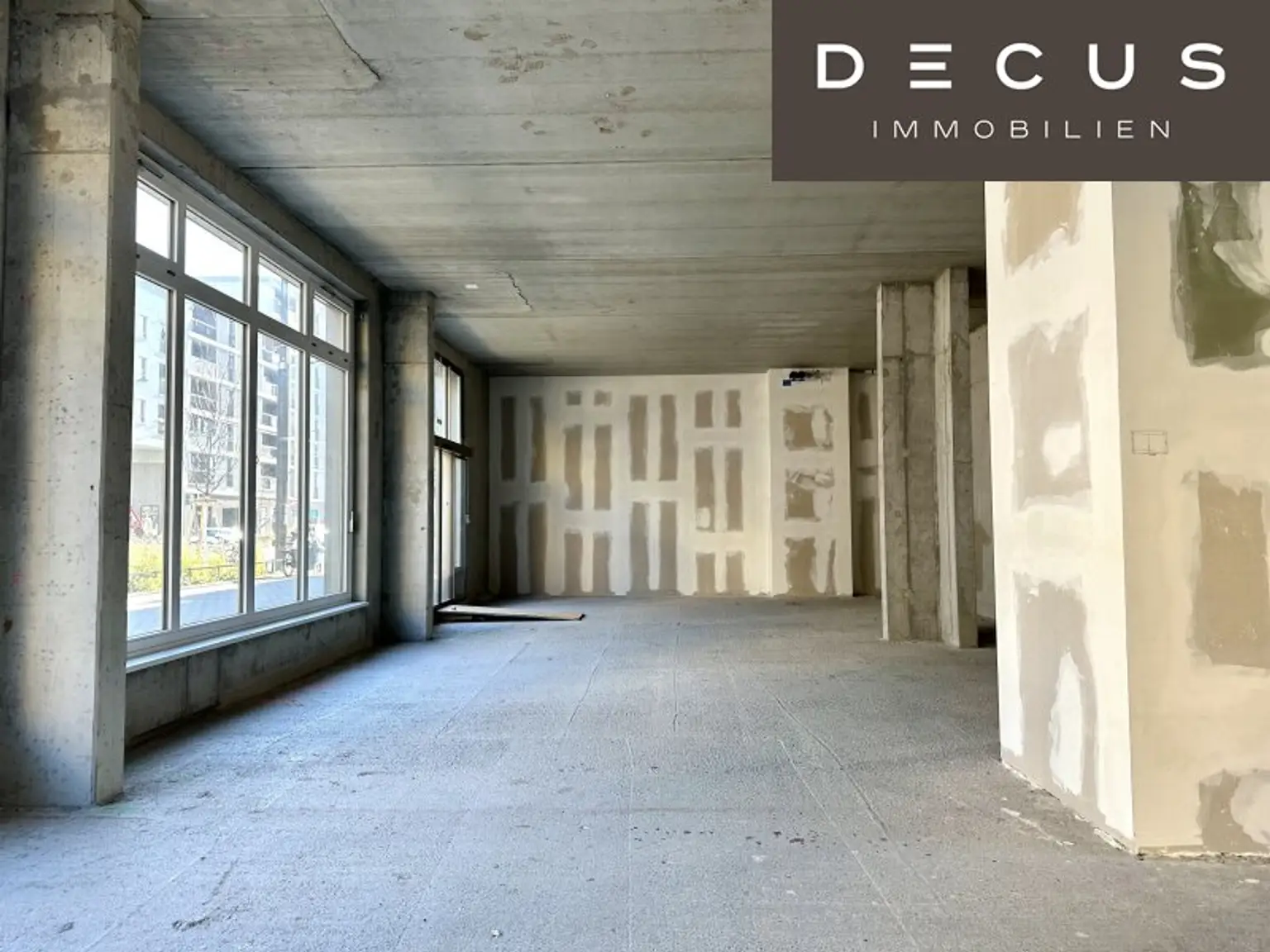 + + + BRUNO Green & Urban + + + Erdgeschoss + + + EDELROHBAU + + +