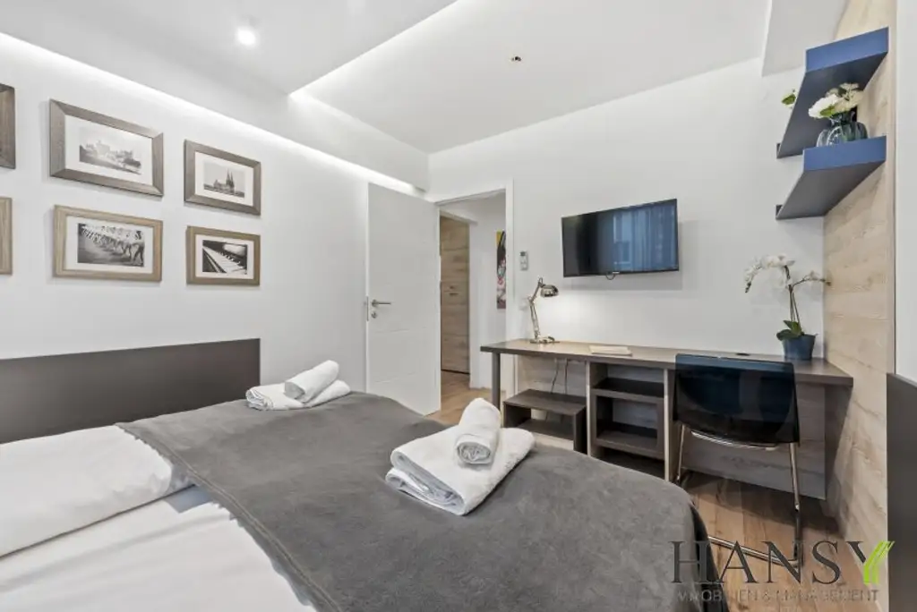 Vollmöblierte 3-Zimmer-Wohnung mit Loggia & zwei getrennt begehbaren Schlafzimmern! (WG-tauglich) 5 Gehminuten zur Mariahilfer-Straße