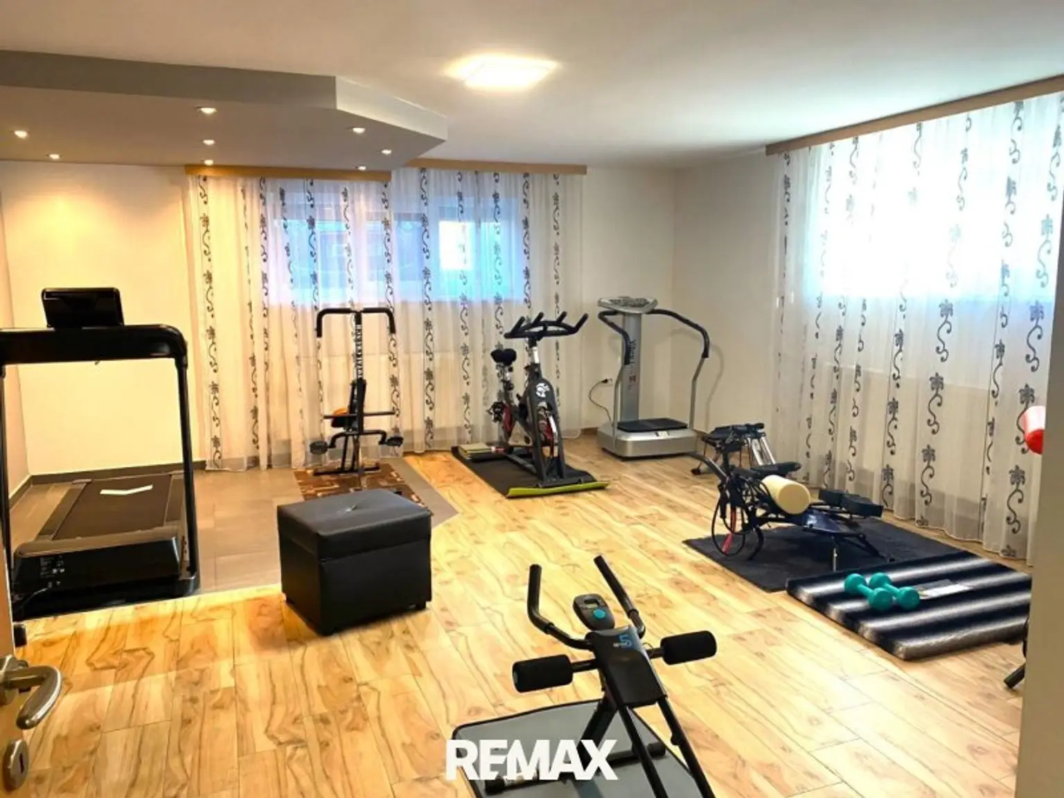 5 Fitnessraum UG.