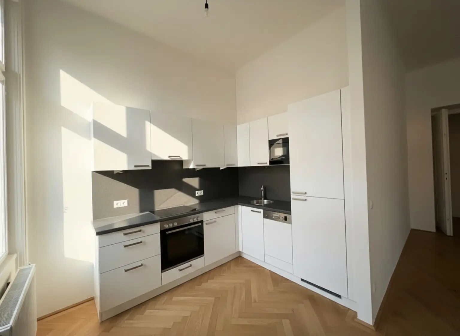 Charmantes, ansprechendes Apartment in zentraler Lage des 8. Bezirks mit zwei kleinen Balkonen