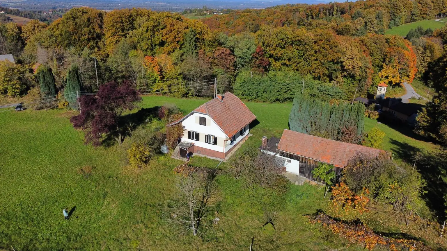 SLOWENIEN!!! Sanierungsbedürftiges Knusperhäuschen in einmaliger Aussichtslage!