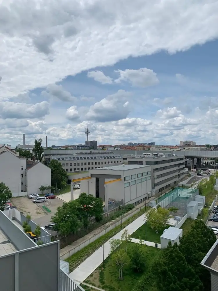 PRIVATE & EXKLUSIVE FEIERABENDSONNE - SÜDWEST DACHTERRASSE MIT ELEKTRONISCHEN AUßENJALOUSIEN UND FUßBODENKÜHLUNG