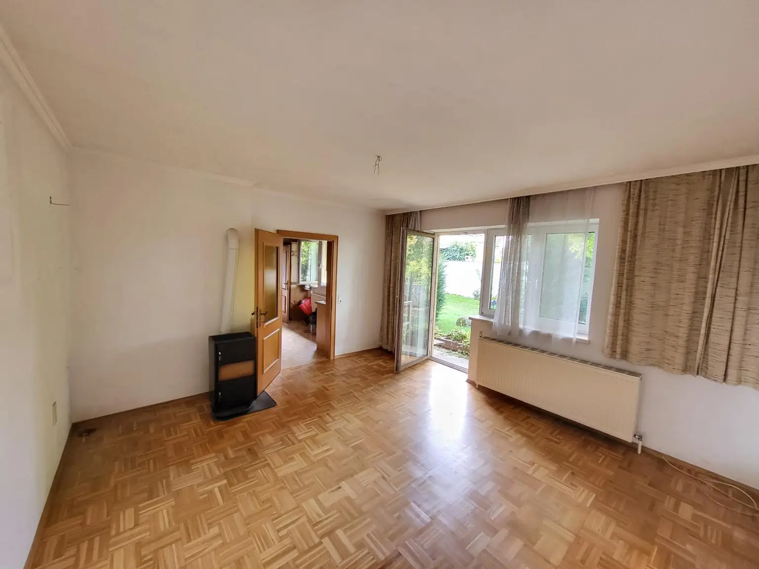 HELDENBERG - BAUERNHAUS IN RUHIGER DORFLAGE