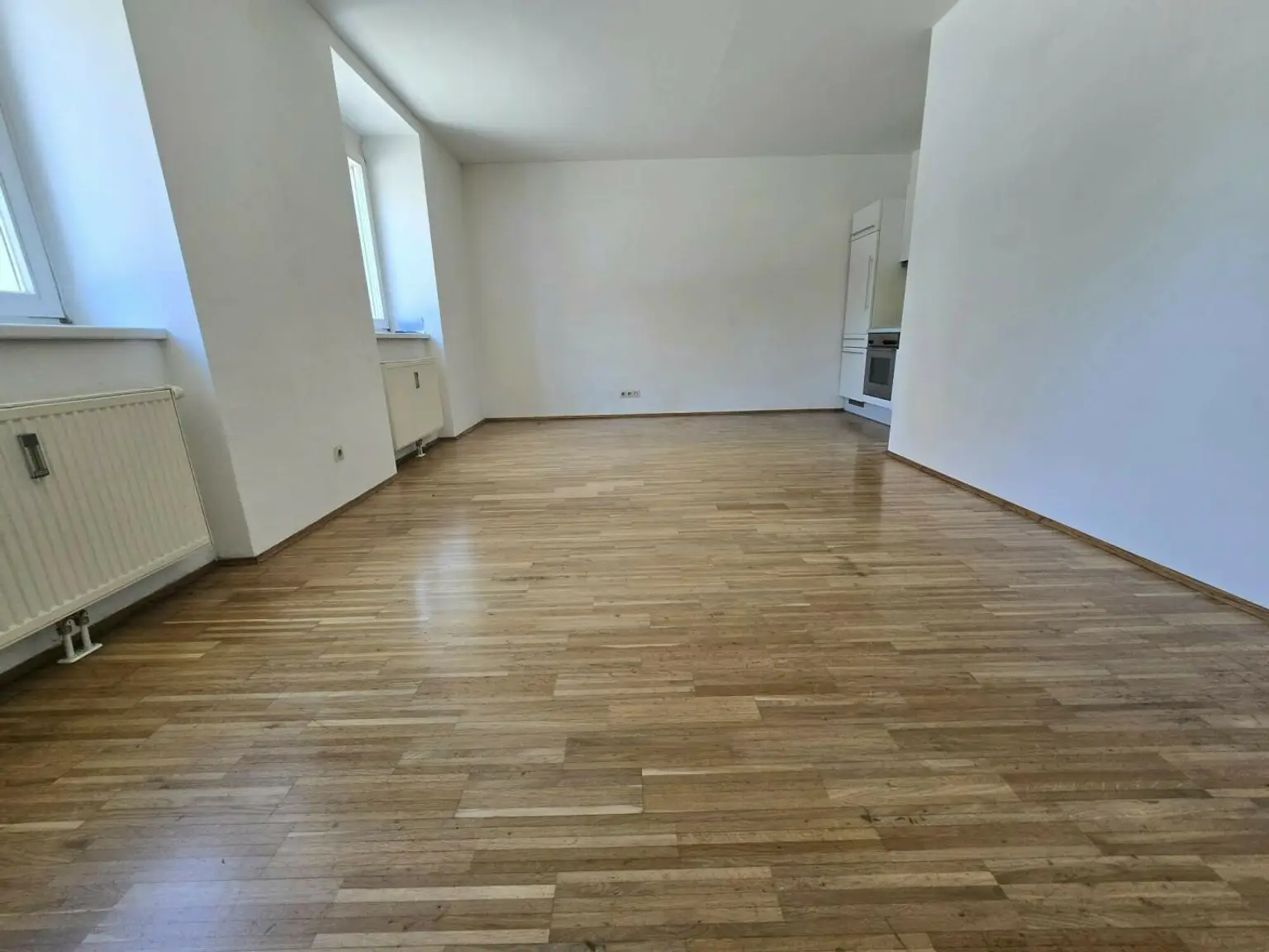 Helle 2 Zimmer Wohnung mit Parkplatz TU/UNI GRAZ Innenstadt- Nähe - ab sofort!
