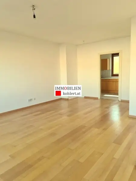 GEMÜTLICHE 2-ZIMMERWOHNUNG MIT LOGGIA, ALLE NEBENRÄUME, GARAGENSTELLPLATZ IM EIGENTUM