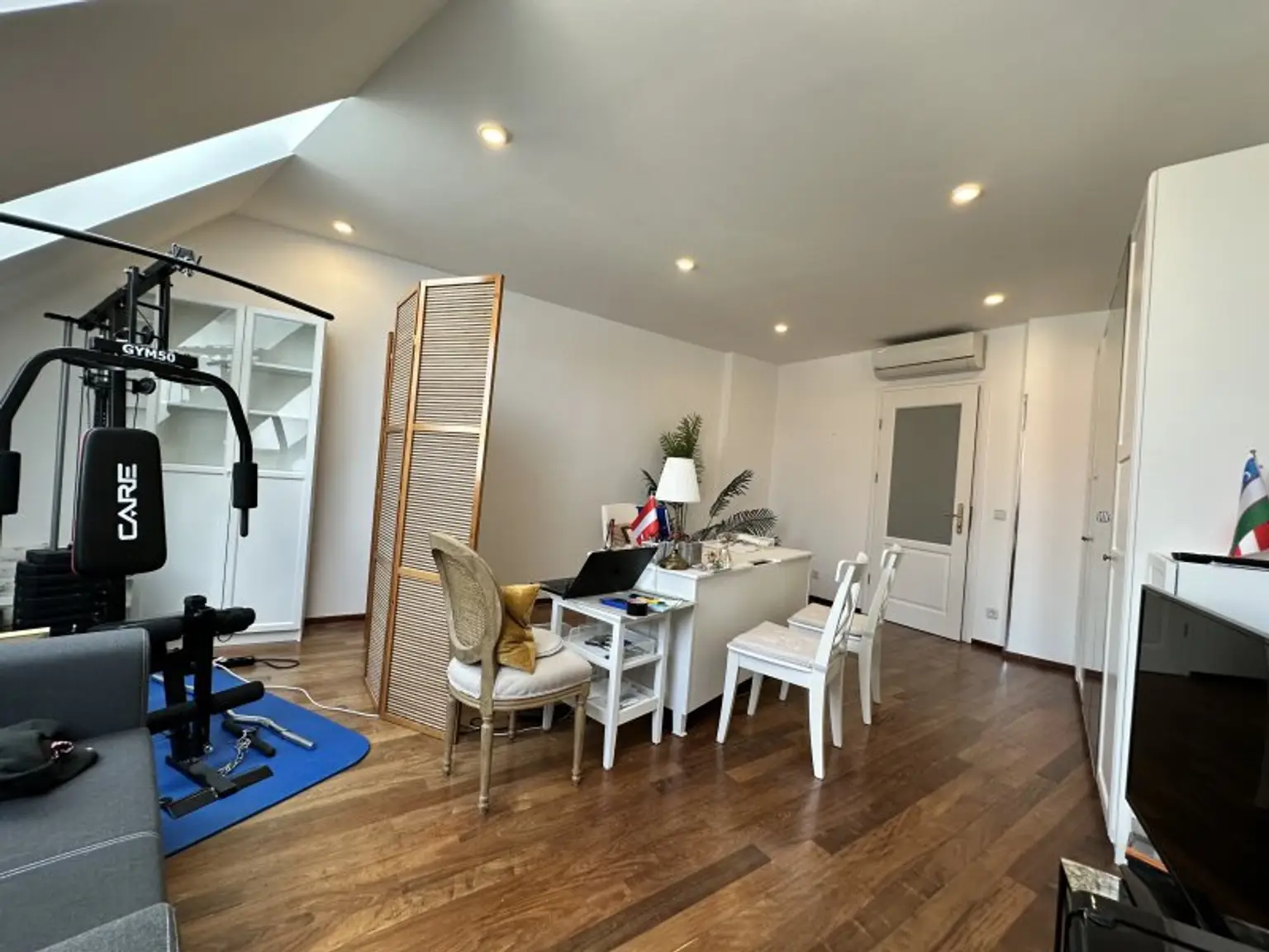 PANORAMA-DACHTERRASSE - EXKLUSIVE DACHGESCHOSSWOHNUNG AUF ZWEI EBENEN