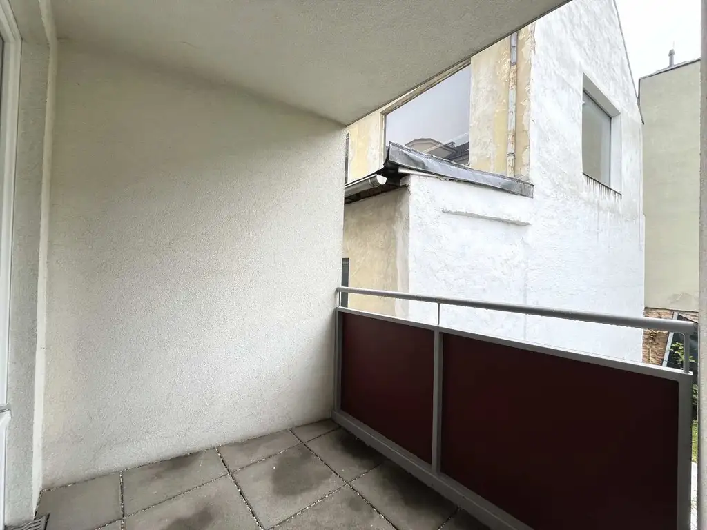 Moderne 2-Zimmer-Wohnung mit Loggia und optimaler Verkehrsanbindung!