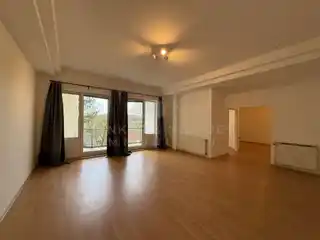 Wohnzimmer mit Balkon