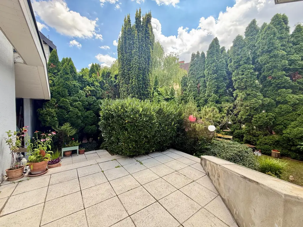 Stilvolles Einfamilienhaus mit Indoor-Pool, Sauna & Garten