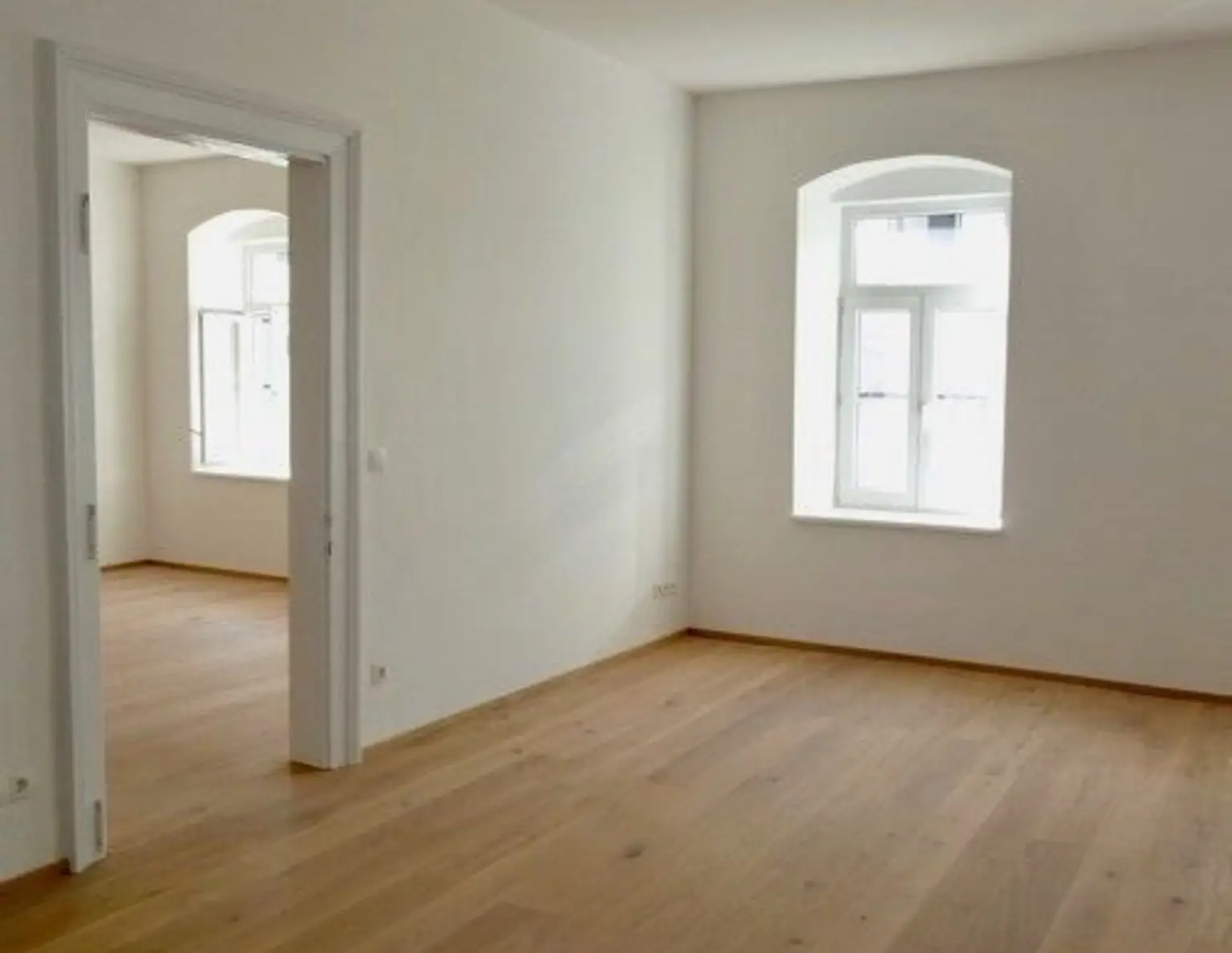 400 Jahre altes saniertes Bürgerhaus mit entzückendem Innenhof & altem Gewölbekeller