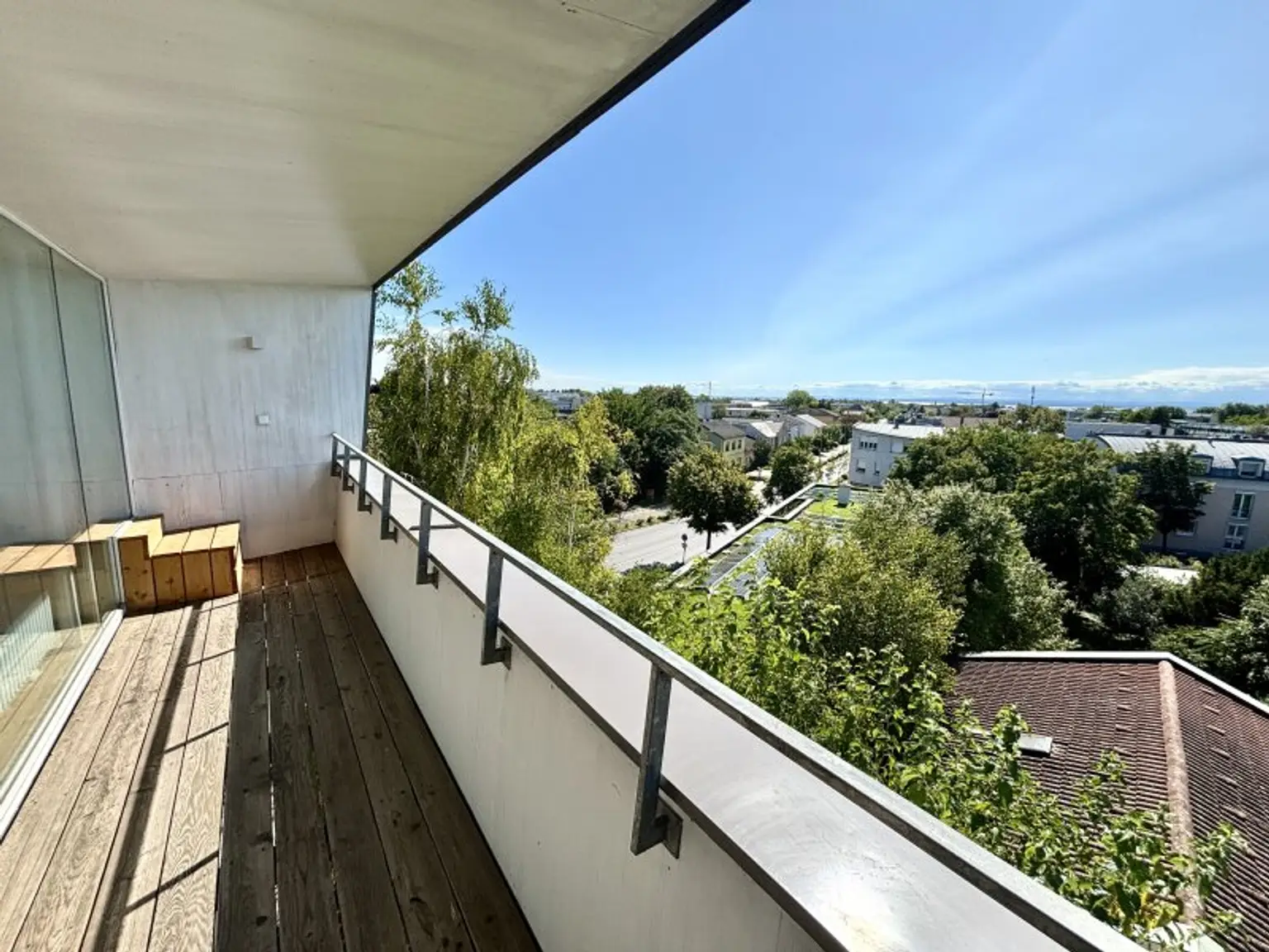Exklusive Erstbezugs-Dachgeschosswohnung mit Loggia & Seeblick in zentraler Lage von Neusiedl
