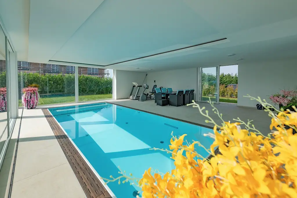 Luxusvilla mit Indoor-Pool im exklusiven FONTANA Wohnpark