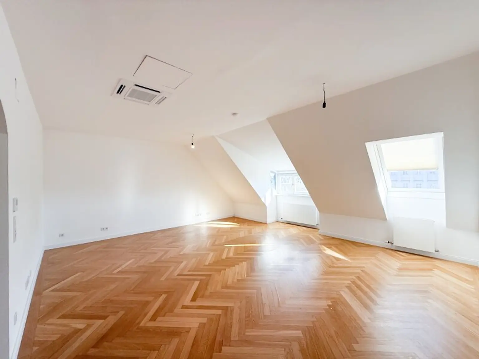 Exklusive 3-Zimmer-Dachgeschoßwohnung mit Klimaanlage und Dachterrasse – Kärntner Ring, 1010 Wien