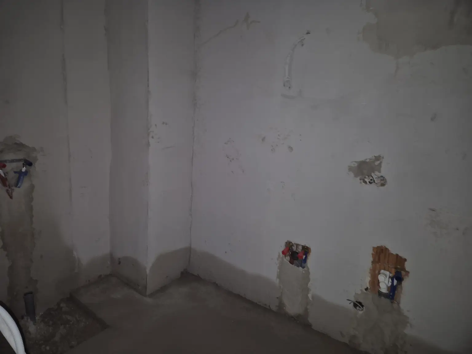Badezimmer Rohzustand Mai 2026