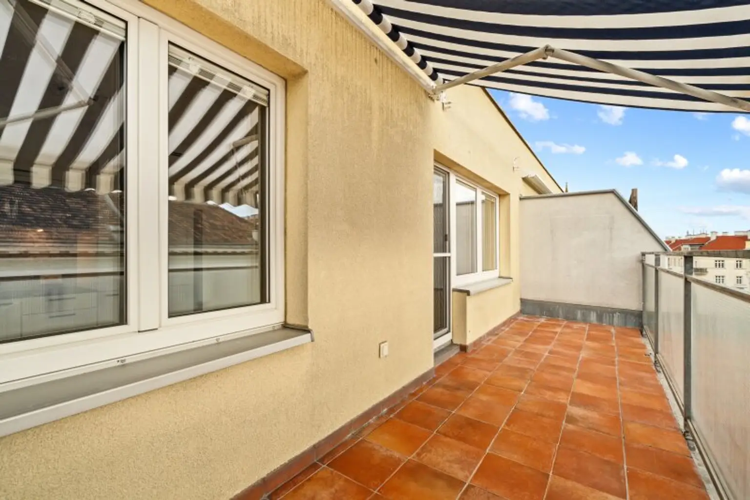 Helle, ruhige 2-Zimmer-Wohnung mit Terrasse in 1160 Wien!