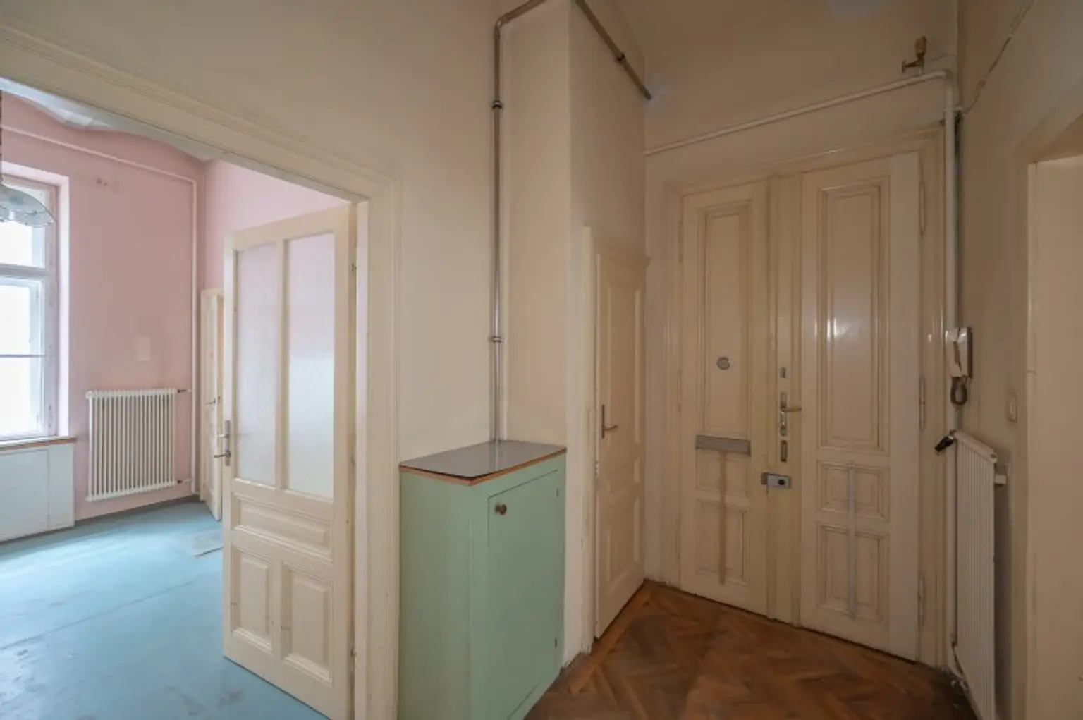 Hidden Gem in the Heart of the 6th – Historic Charm Meets Future Vision!