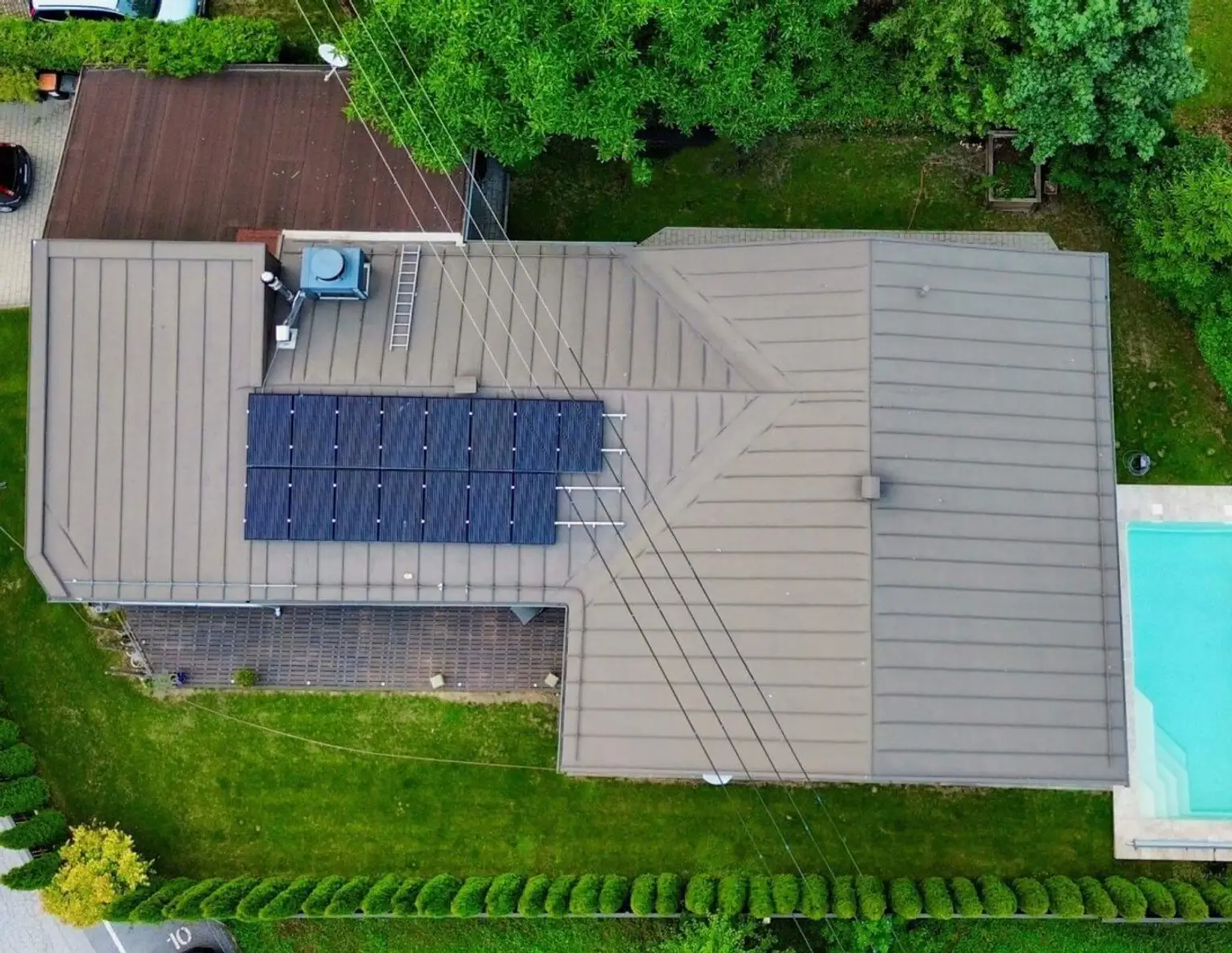 Wohnen auf höchstem Niveau westlich von Innsbruck - sanierter Bungalow mit Pool, Infrarot, Garten und Privatsphäre