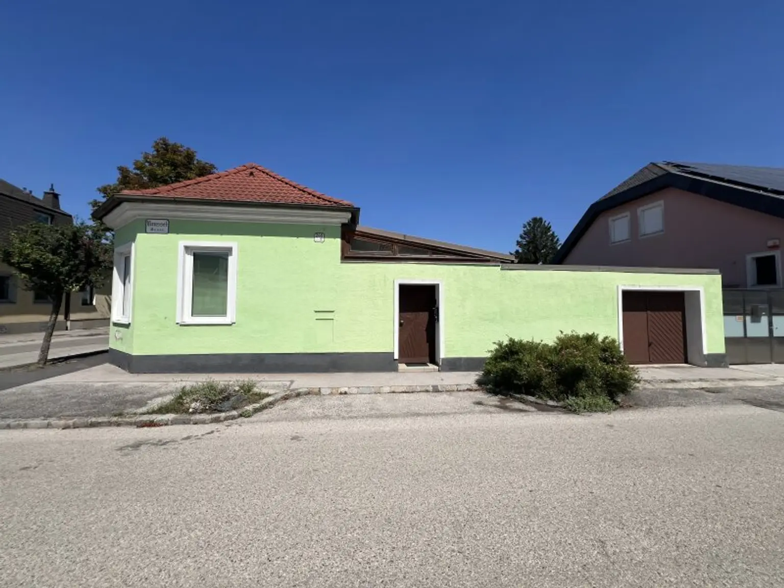 Charmante Liegenschaft mit Ausbau- und Neubaupotential im Herzen von Guntramsdorf