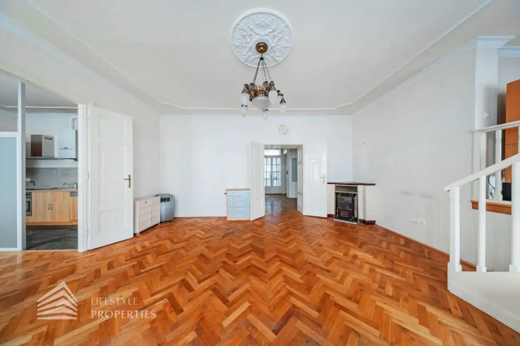 Charmante 3-Zimmer Altbauwohnung mit Loggia, Nähe Volksoper