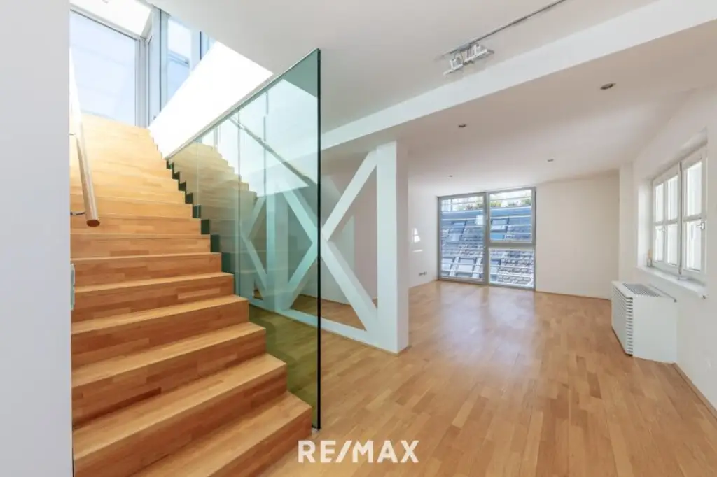 Stadthaus im Dach: Palais-Charme auf drei Etagen