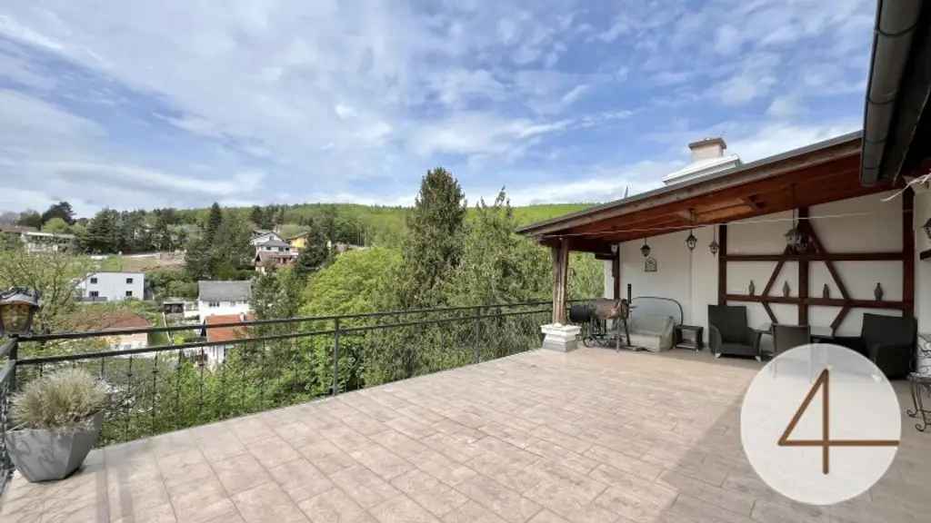 10 Minuten Fahrzeit nach Wien I Klimatisierte Villa mit Weitblick I Wellness, Fitnessraum & Kamin I Terrassen, Balkon & Garten I Hochwertige Ausstattung