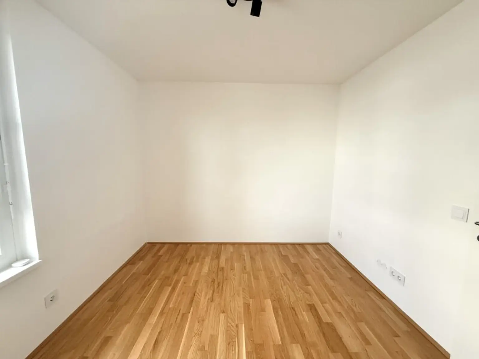 gut aufgeteilte 4-Zimmer Wohnung mit 2 WC's und einem südwest Balkon