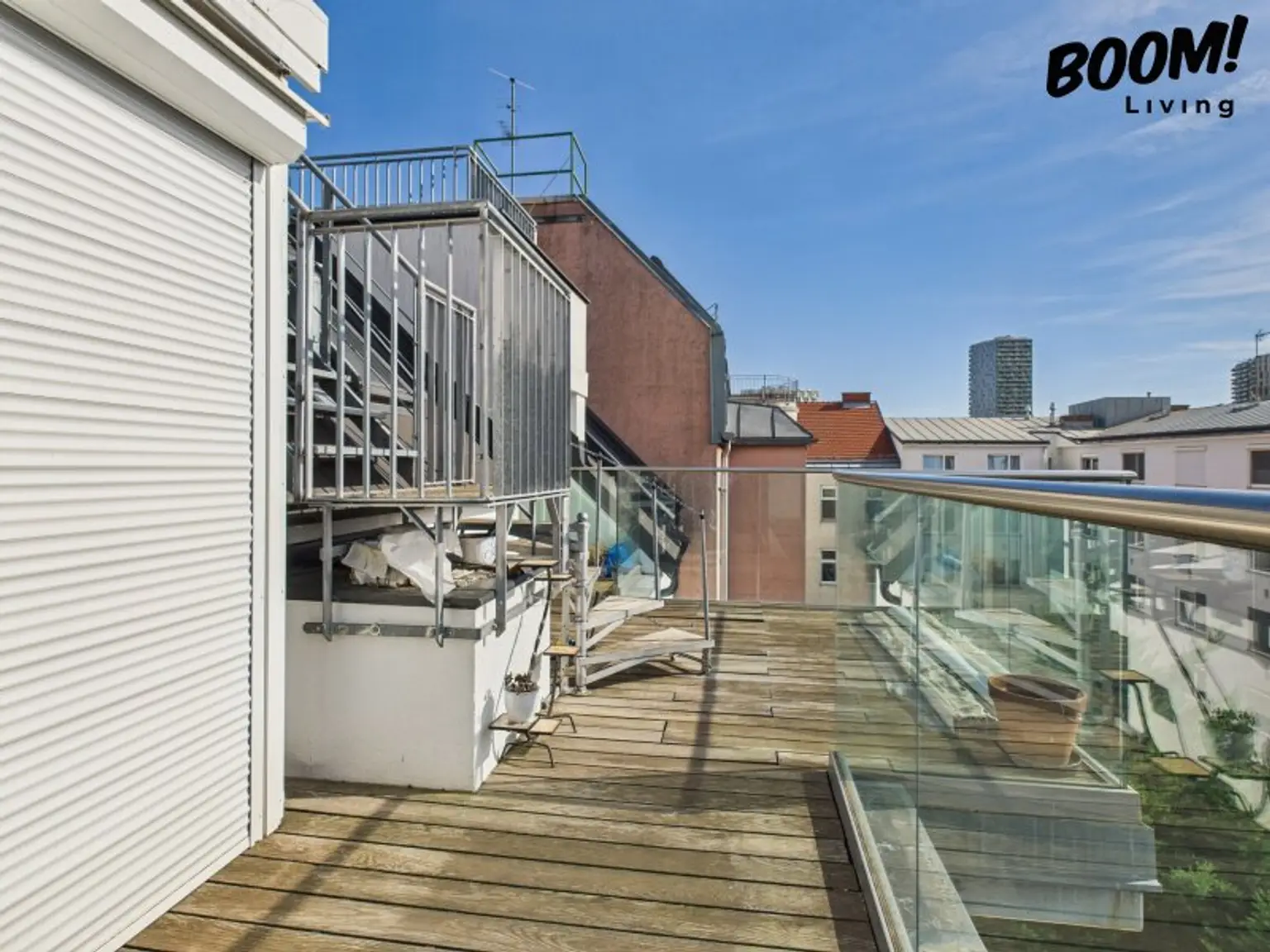 Helle 3-Zimmer-Dachgeschosswohnung mit großer Terrasse in 1200 Wien