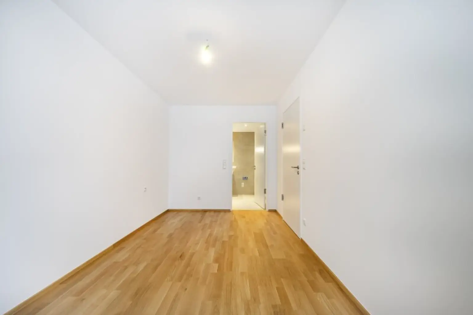 *ERSTBEZUG* 2-Zimmer-Wohnung mit Balkon Nähe Kutschkermarkt & AKH!