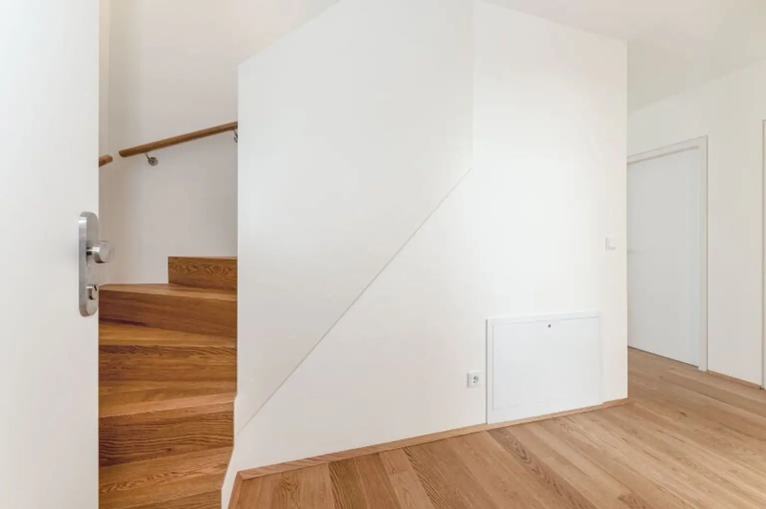 Nahe U3 Rochusgasse! 2-Zimmer-Maisonette mit exklusiver Dachterrasse zu vermieten!